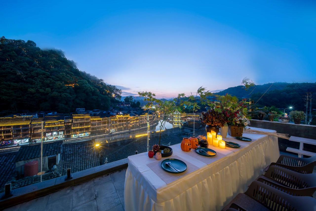 Phoenix Best River View B&B Fenghuang Exterior photo