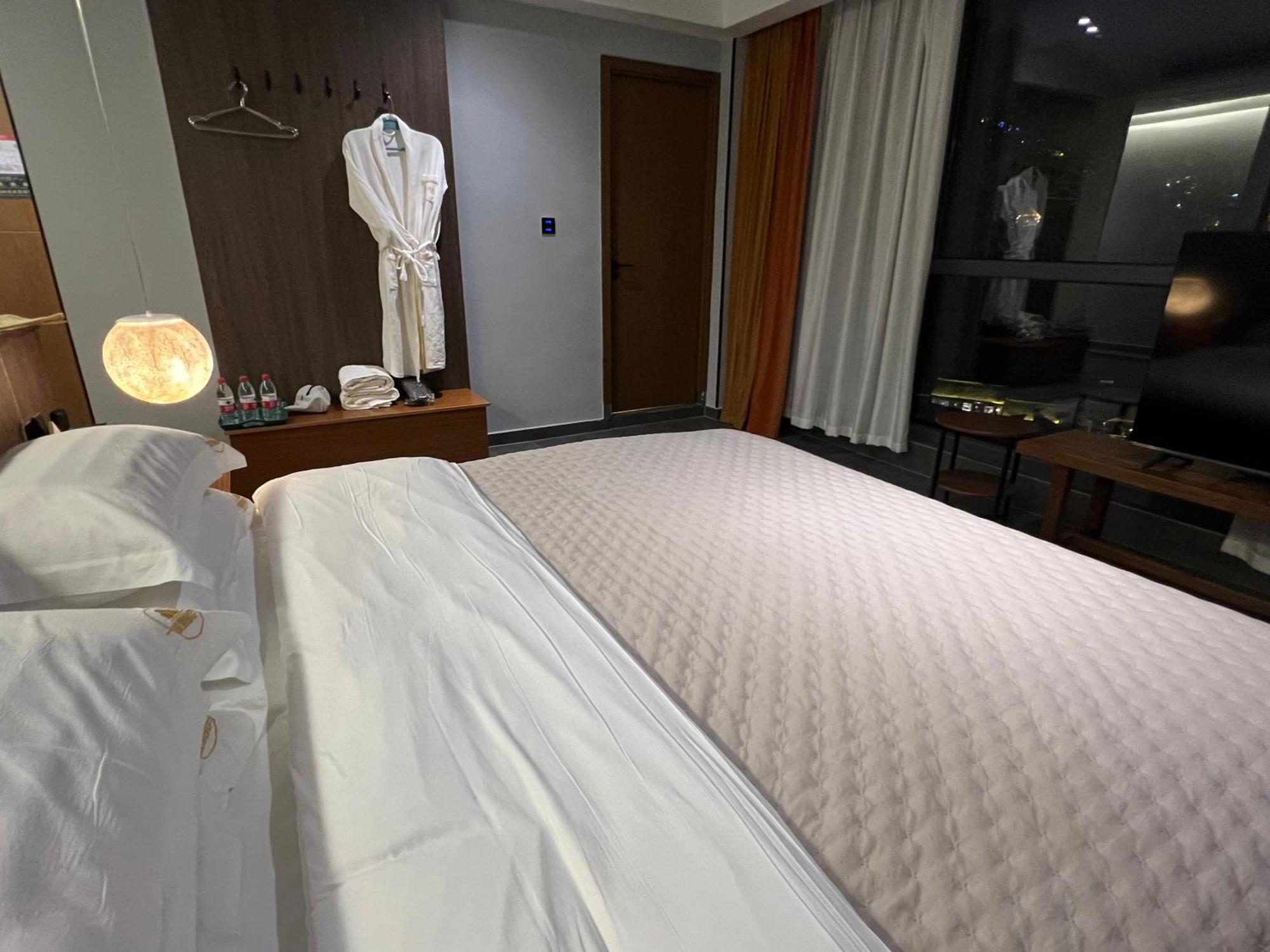 Phoenix Best River View B&B Fenghuang Exterior photo
