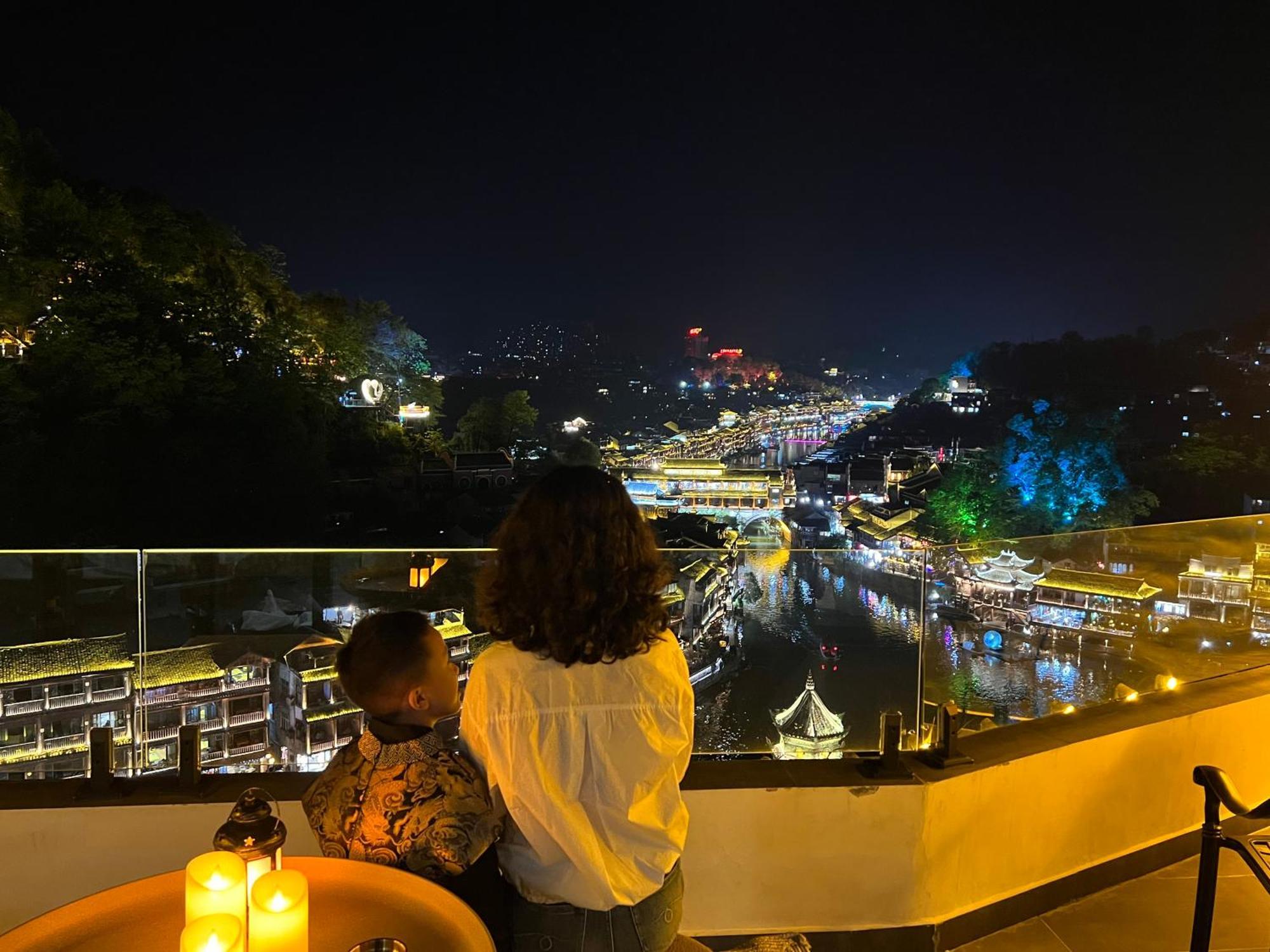 Phoenix Best River View B&B Fenghuang Exterior photo