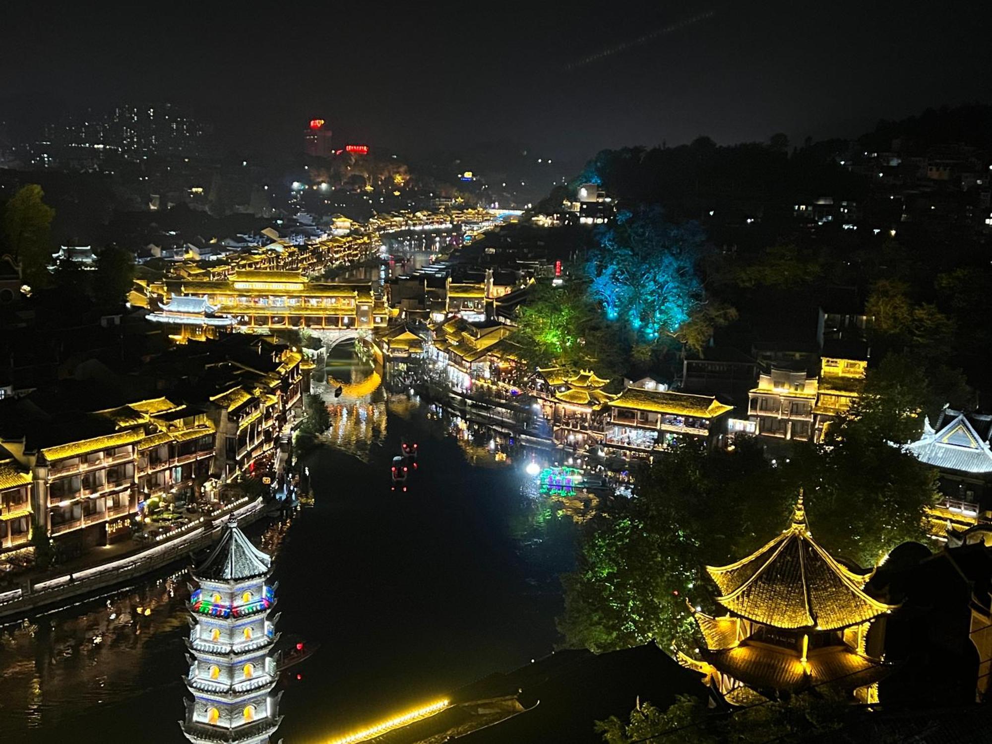 Phoenix Best River View B&B Fenghuang Exterior photo