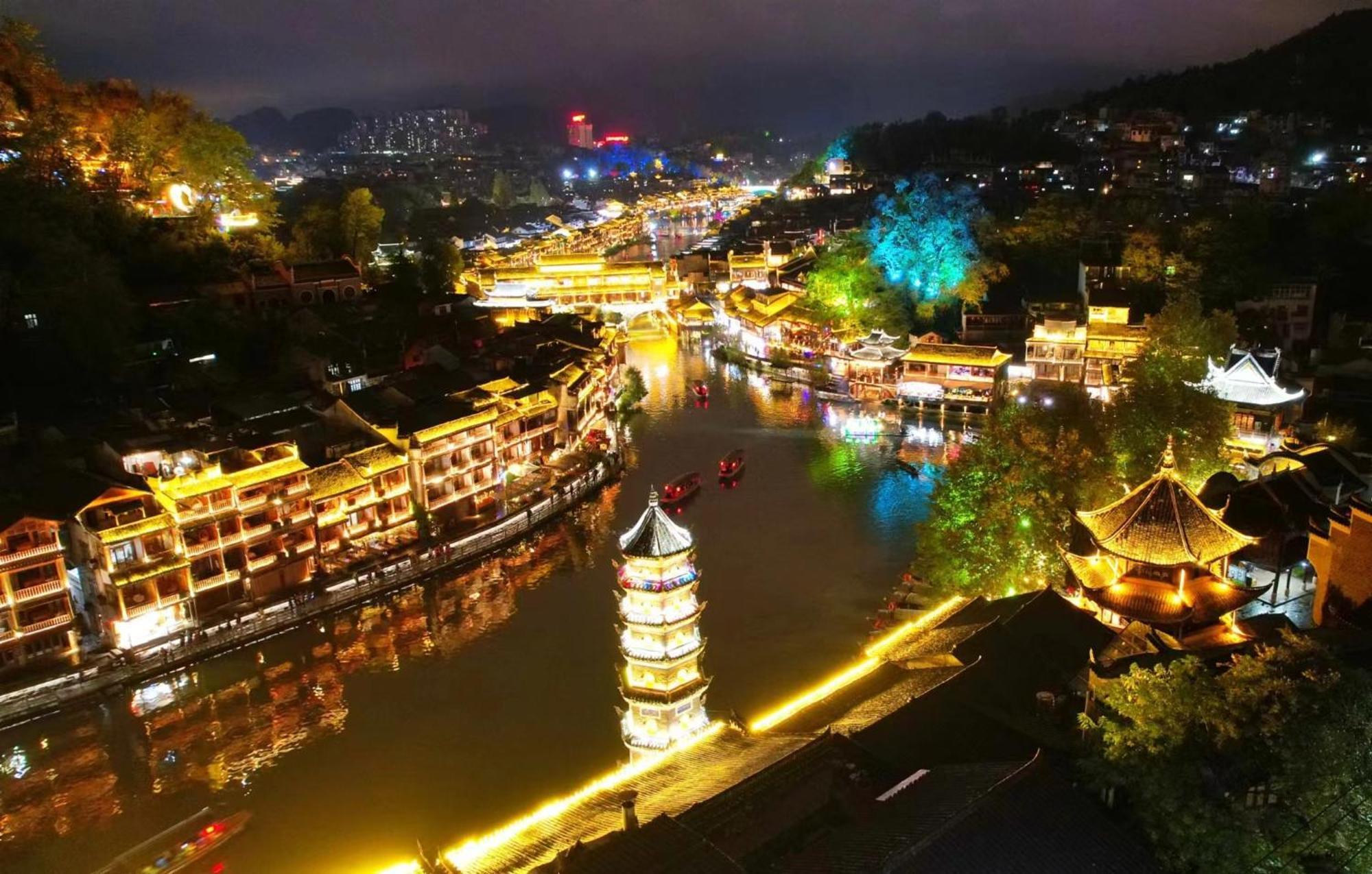 Phoenix Best River View B&B Fenghuang Exterior photo
